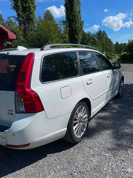 Volvo V50 4 of 5