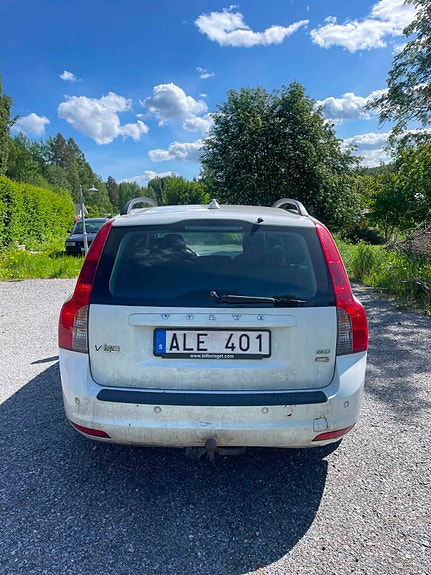 Volvo V50 3 of 5