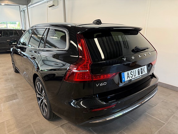 Volvo V60 4 of 5