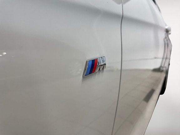 BMW 320 14 of 16