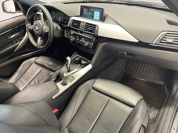 BMW 320 13 of 16