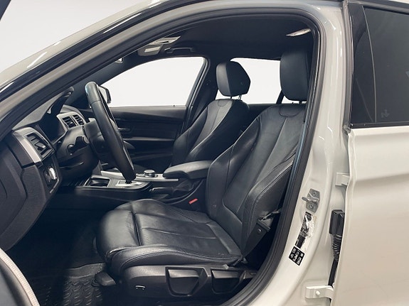BMW 320 10 of 16