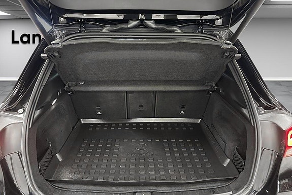 Mercedes-Benz GLA180 d 14 of 22