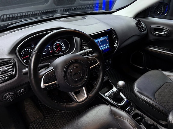 Jeep Compass 14 of 29