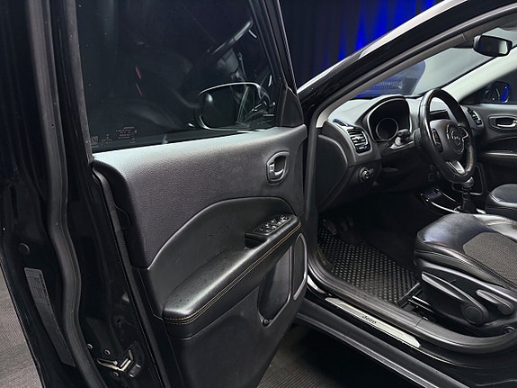 Jeep Compass 10 of 29