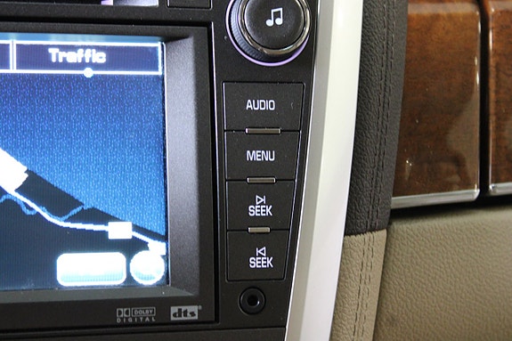 Cadillac SRX 23 of 23