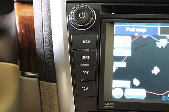Cadillac SRX 19 of 23