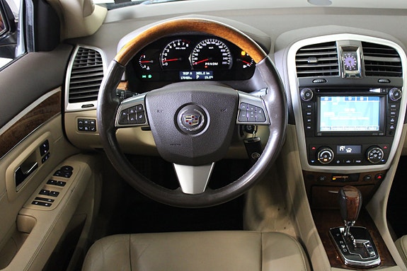 Cadillac SRX 7 of 23