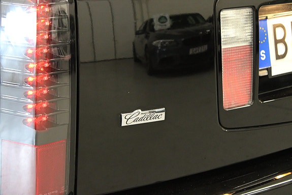 Cadillac SRX 16 of 23