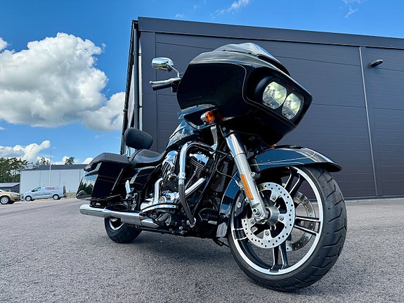 Harley-Davidson Road Glide Special FLTRXS Dr.Jekill & Mr.Hyde 2 of 5