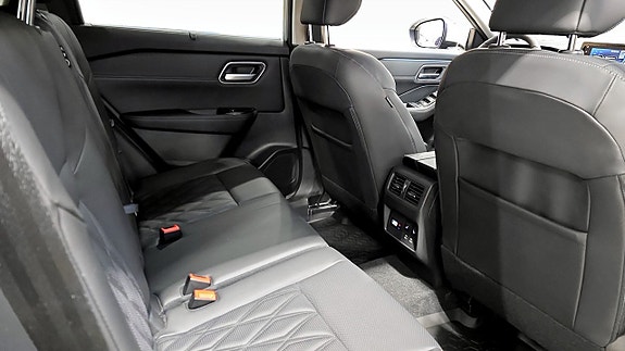 Nissan X-Trail 12 of 14
