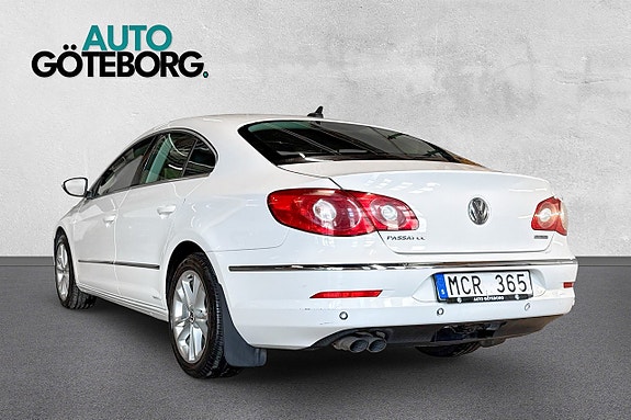 Volkswagen Passat CC 4 of 5
