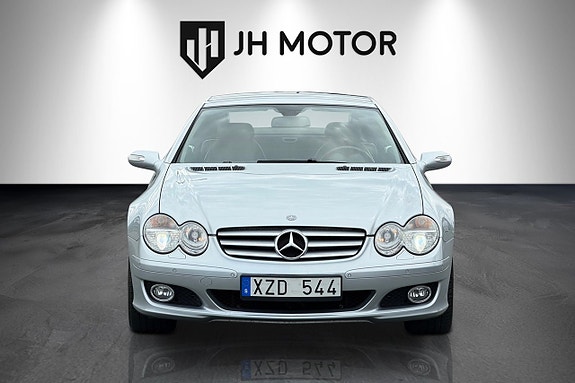 Mercedes-Benz SL500 11 of 30