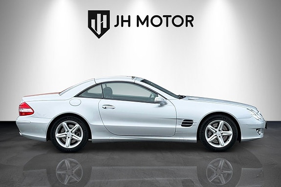Mercedes-Benz SL500 9 of 30