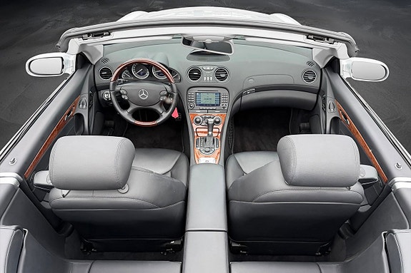 Mercedes-Benz SL500 17 of 30