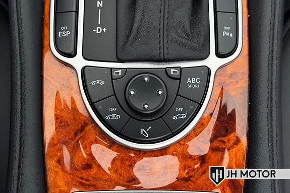 Mercedes-Benz SL500 22 of 30