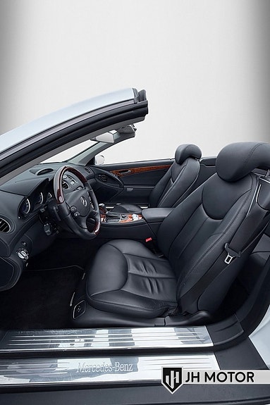 Mercedes-Benz SL500 15 of 30