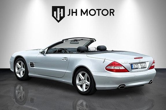 Mercedes-Benz SL500 6 of 30
