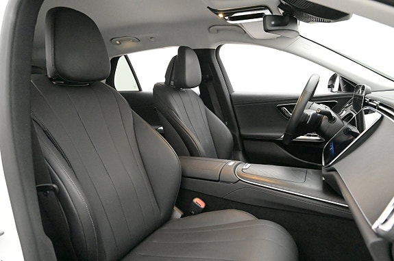 Mercedes-Benz E300 de 14 of 27