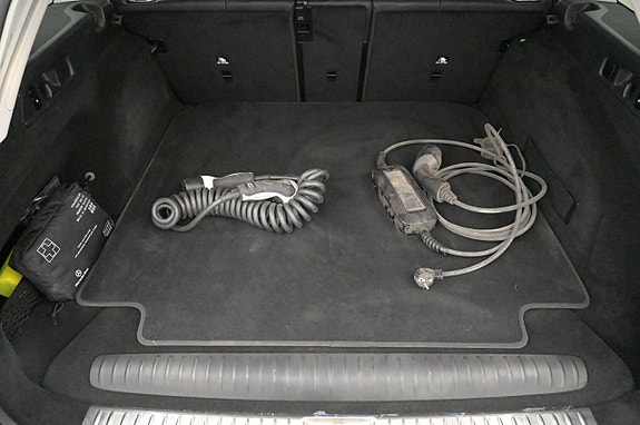 Mercedes-Benz E300 de 24 of 27