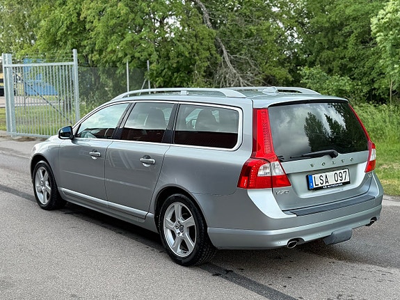 Volvo V70 6 of 23