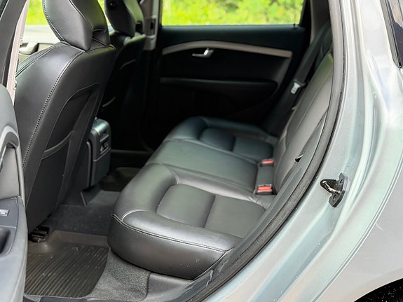 Volvo V70 15 of 23