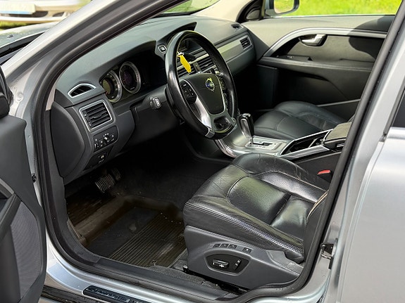 Volvo V70 10 of 23