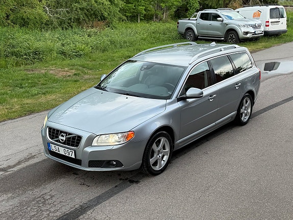 Volvo V70 8 of 23