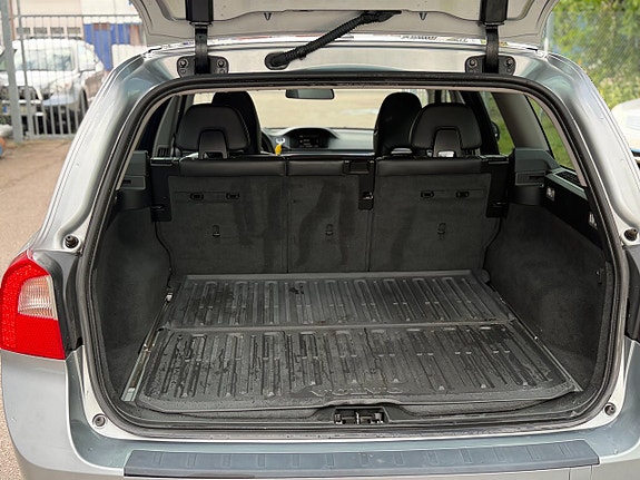 Volvo V70 17 of 23