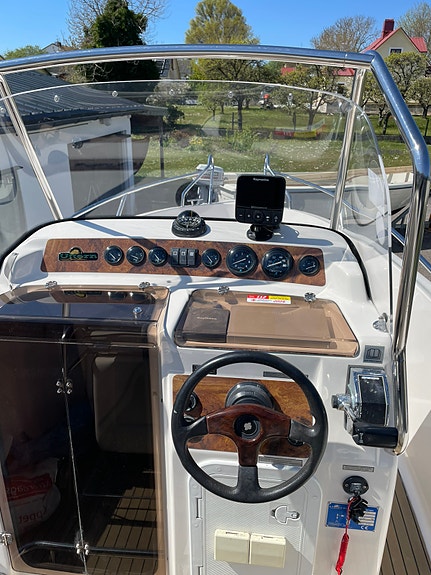 Uttern 6402 -00 190hk mercruiser 3 of 5