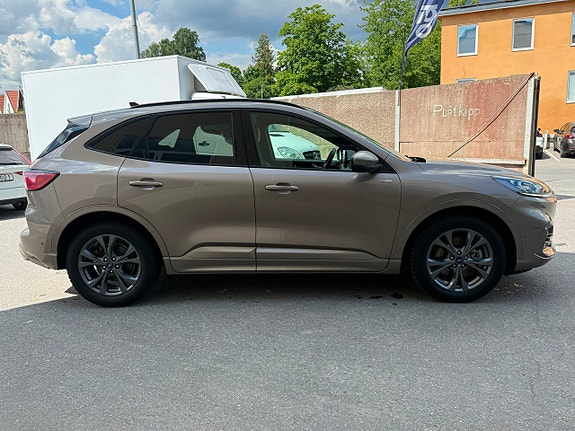 Ford Kuga 2 of 6