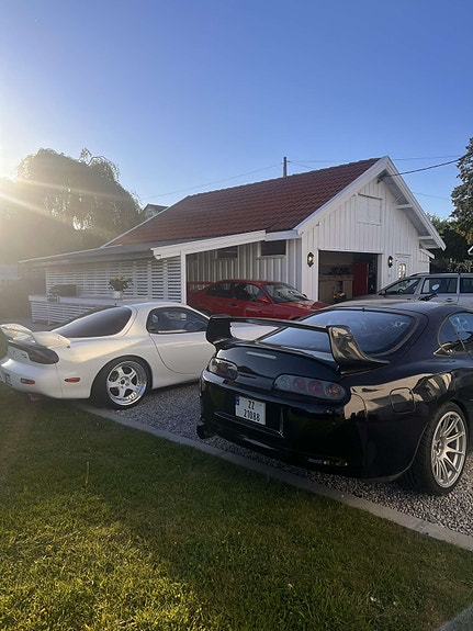 Toyota Supra 4 of 5