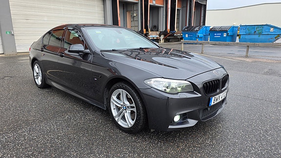 BMW 530xd 3 of 5