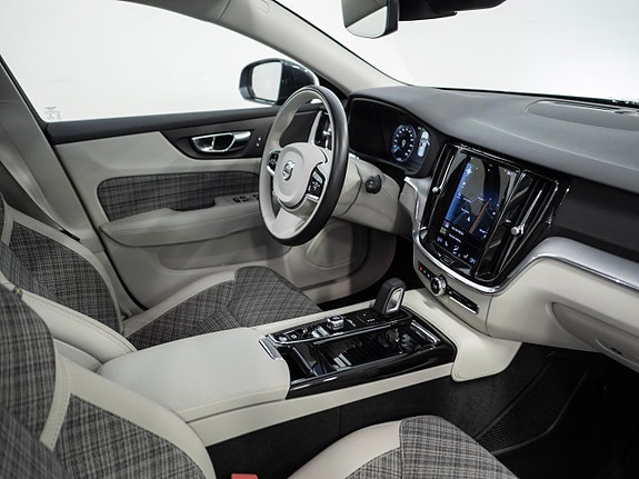 Volvo V60 7 of 17