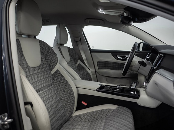 Volvo V60 9 of 17