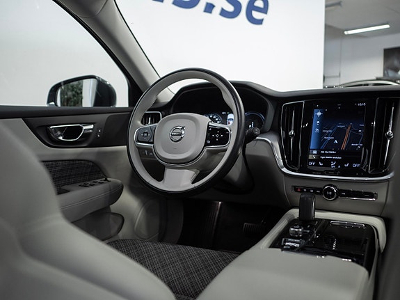 Volvo V60 6 of 17