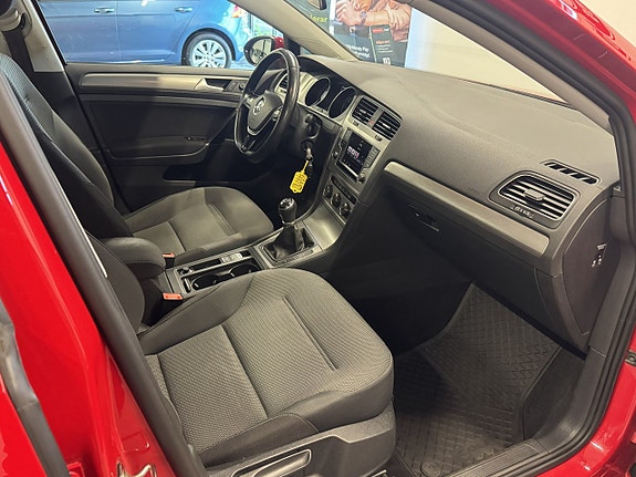 Volkswagen Golf VII 14 of 18