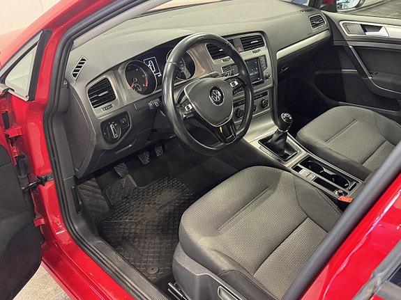 Volkswagen Golf VII 13 of 18