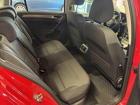 Volkswagen Golf VII 18 of 18