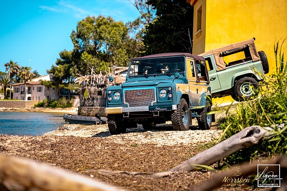 Land Rover Defender 90