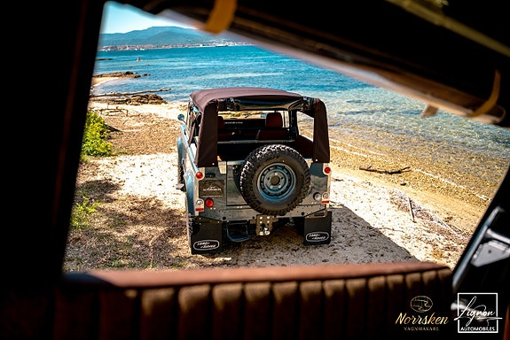 Land Rover Defender 90 5 of 5