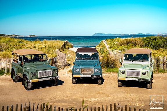 Land Rover Defender 90 13 of 27