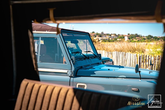 Land Rover Defender 90 7 of 27