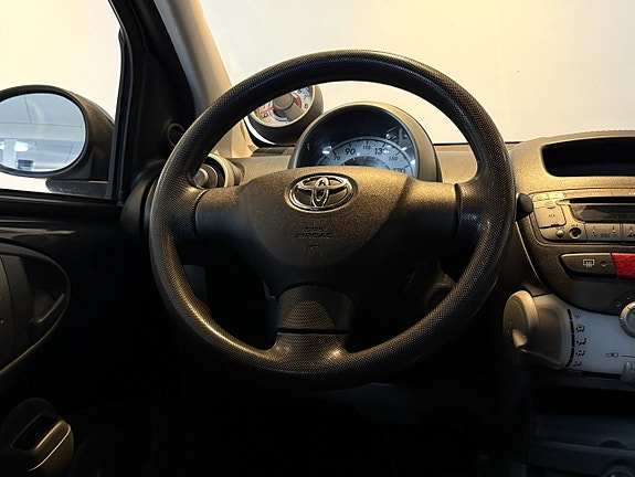 Toyota Aygo 13 of 15