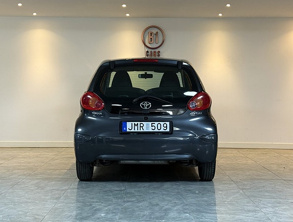 Toyota Aygo 7 of 15