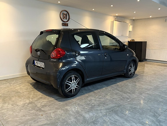Toyota Aygo 4 of 5