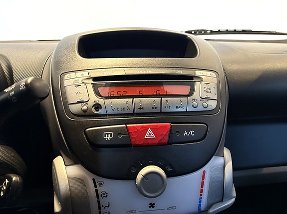 Toyota Aygo 14 of 15