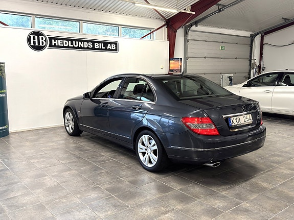 Mercedes-Benz C220 10 of 19