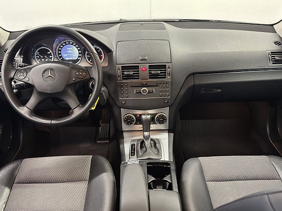 Mercedes-Benz C220 15 of 19