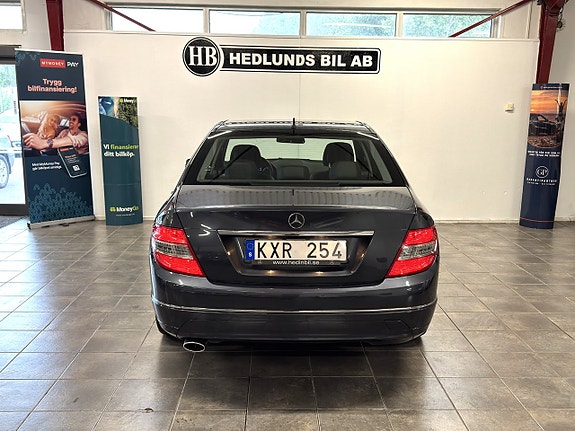 Mercedes-Benz C220 9 of 19